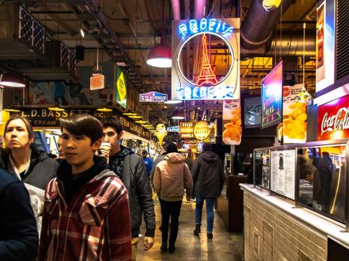 Philadelphia: Neon Market